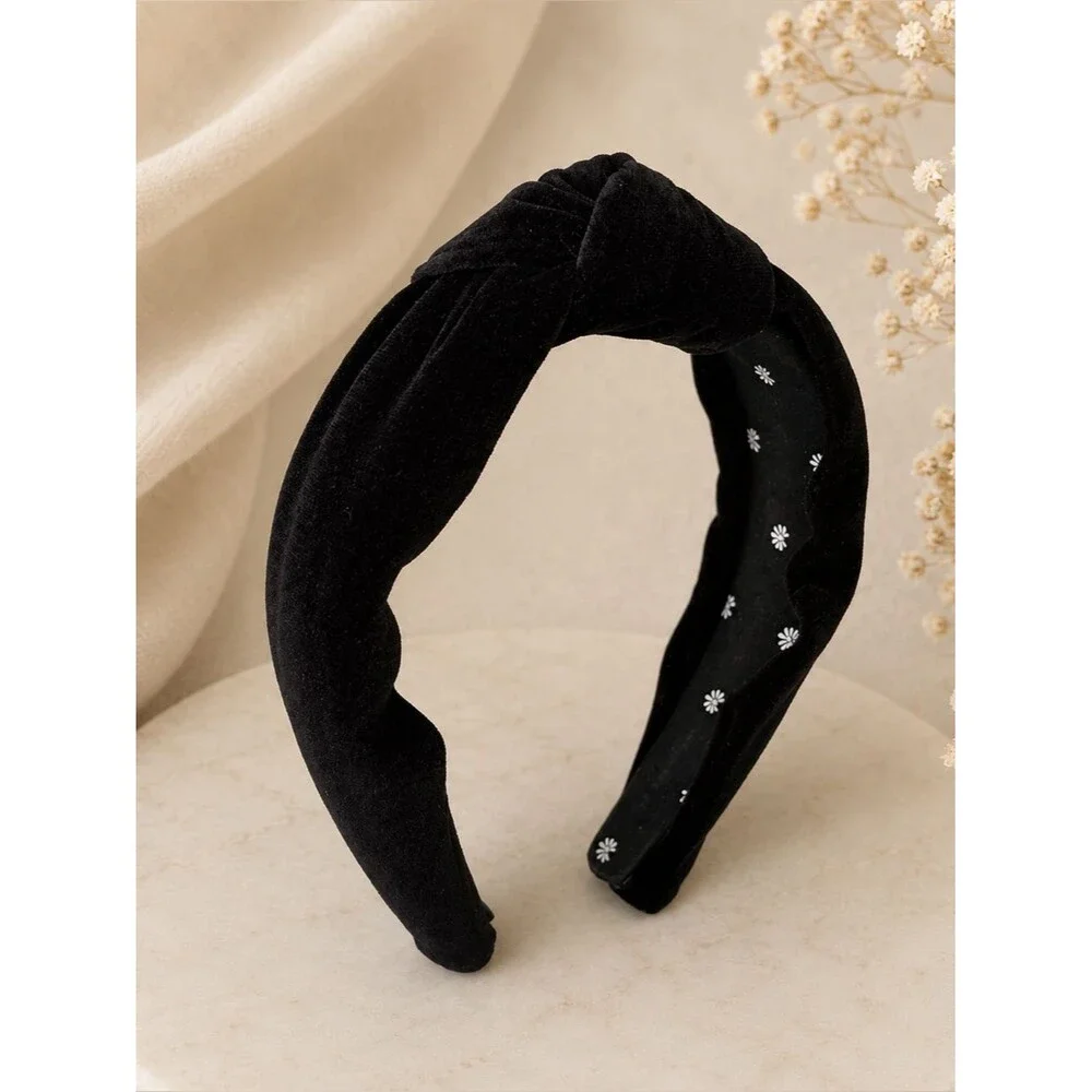Lele Sadoughi Jet Black Velvet Headband